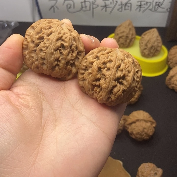文玩核桃   大粗筋