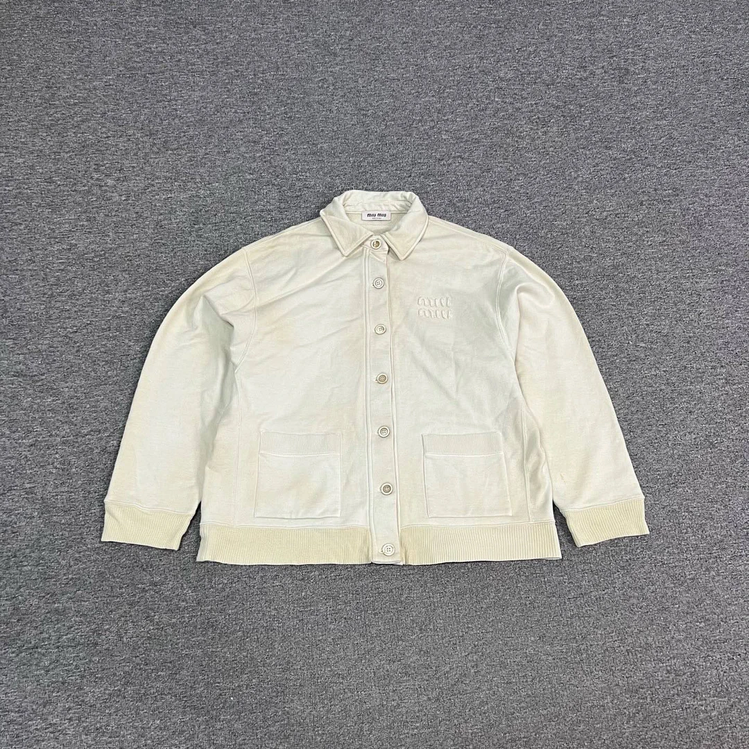 99新 MIU MIU/缪缪 24SS 口袋刺绣字母logo 做旧翻领夹克外套 m码