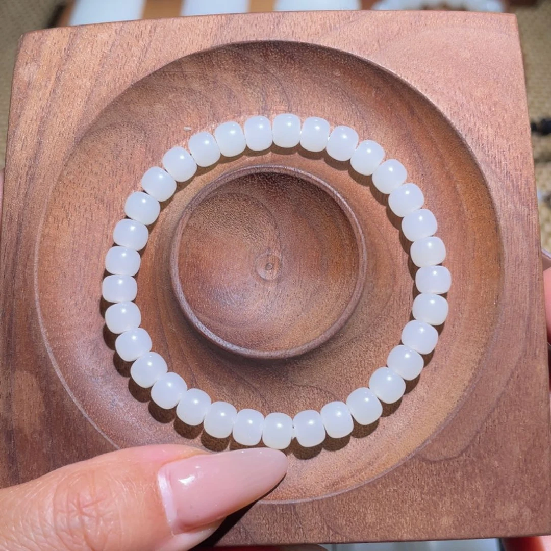 未镶嵌手链和田玉卡6