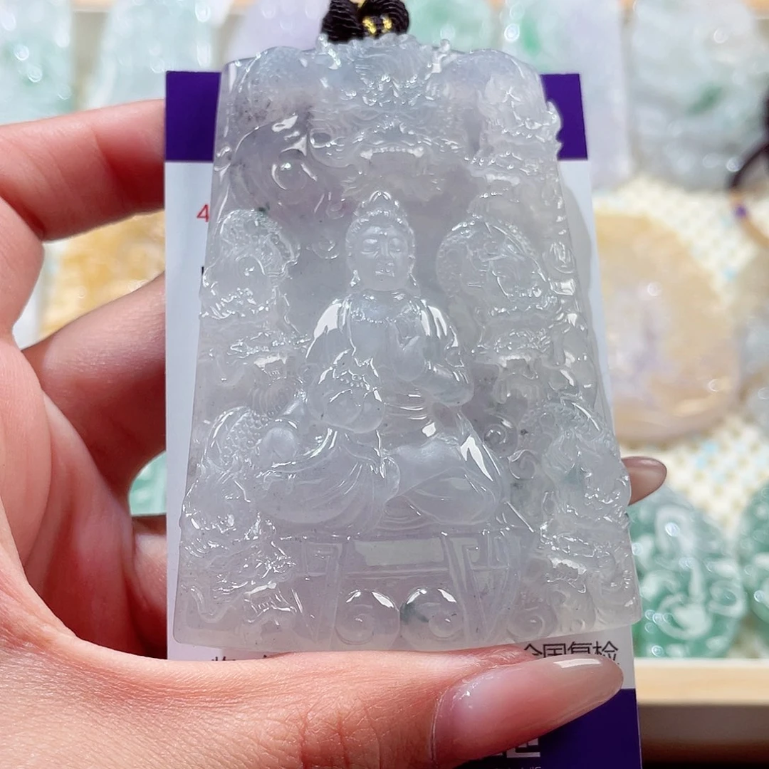 翡翠未镶嵌颈饰九龙观音