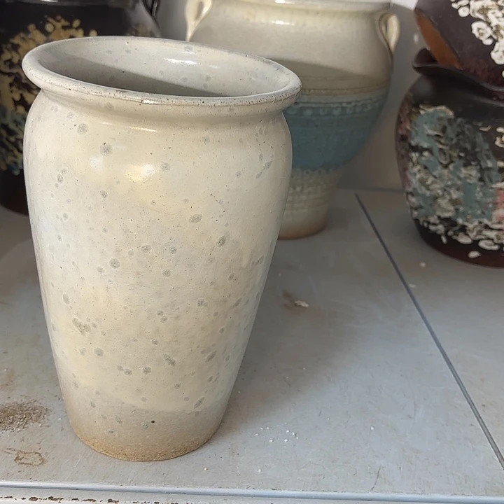 正品紫砂口13高20瑕疵。。。。