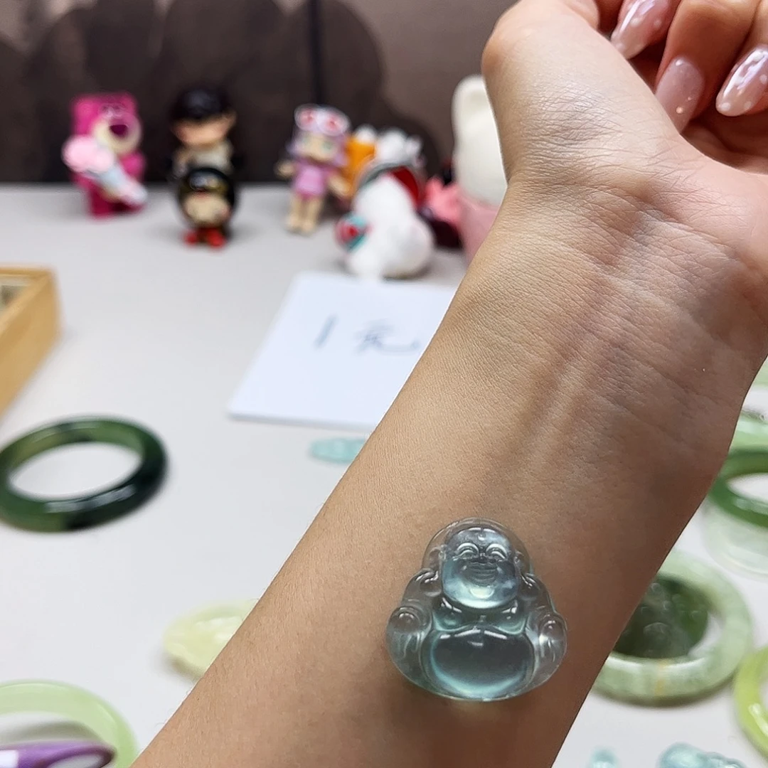 未镶嵌蛇纹石玉吊坠