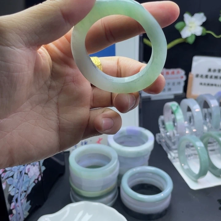 未镶嵌手镯定制翡翠50，56贵妃