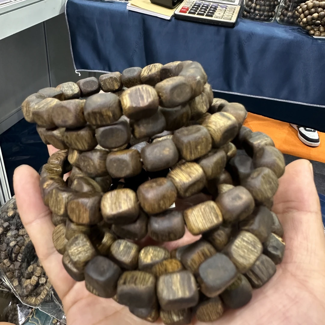 沉香海南古树方珠板头虫漏棋楠沉香09单圈多样性发一条