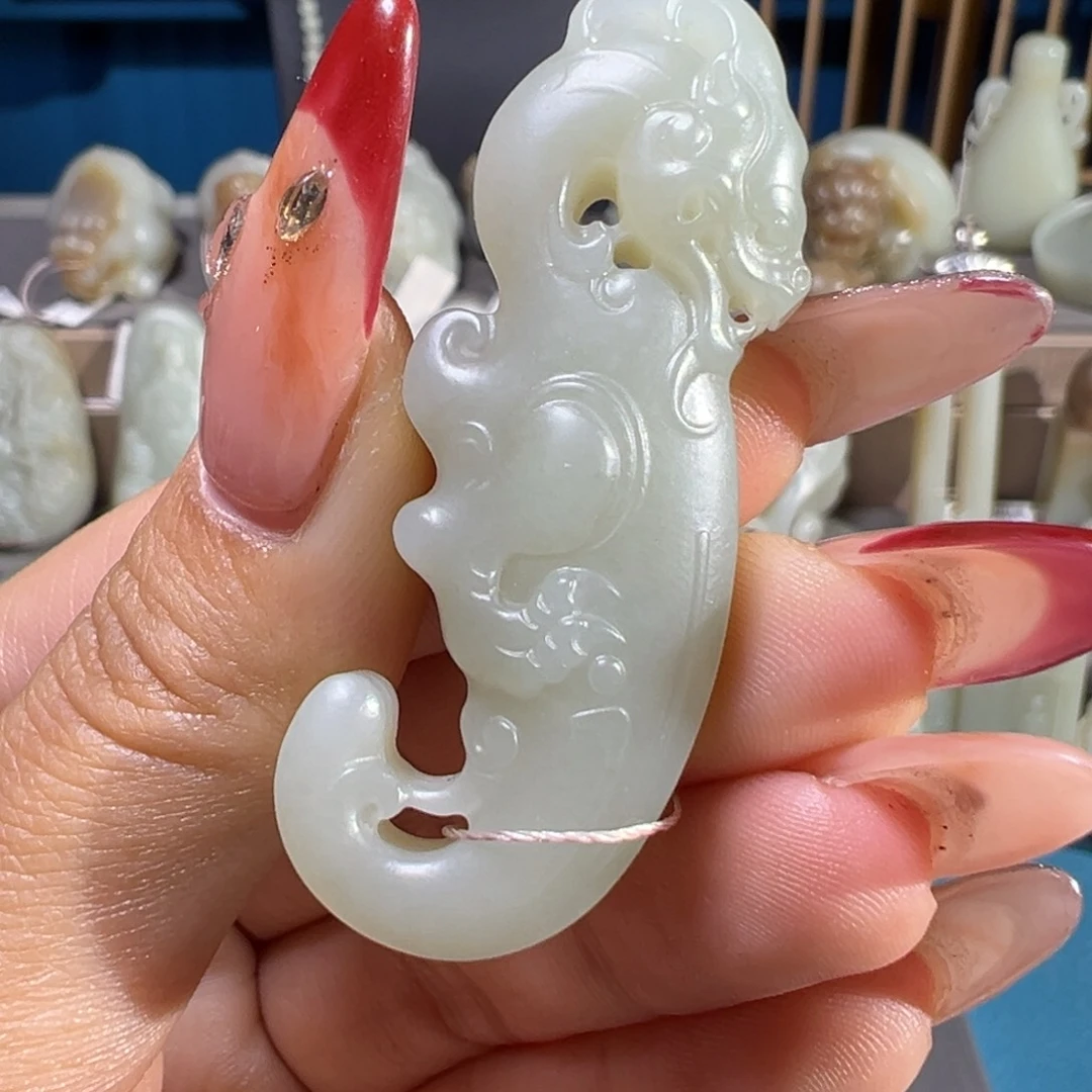 和田玉（糖玉）未镶嵌颈饰