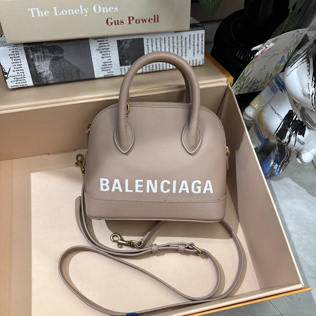 99新 Balenciaga/巴黎世家 豆沙色贝壳手提包时尚百搭0205