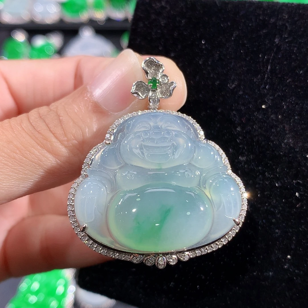 翡翠18K金镶嵌颈饰