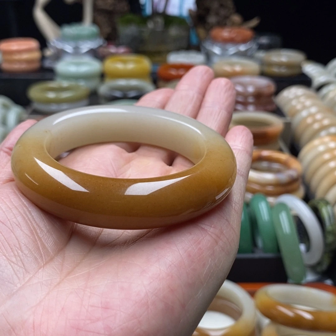 东***堂石英质玉未镶嵌手镯