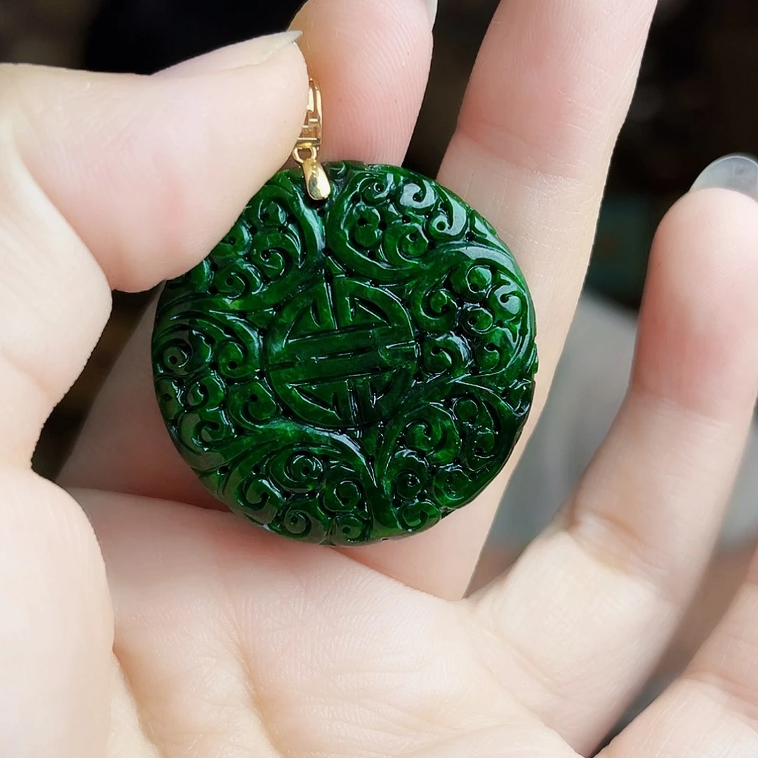 翡翠18K金镶嵌颈饰吊坠