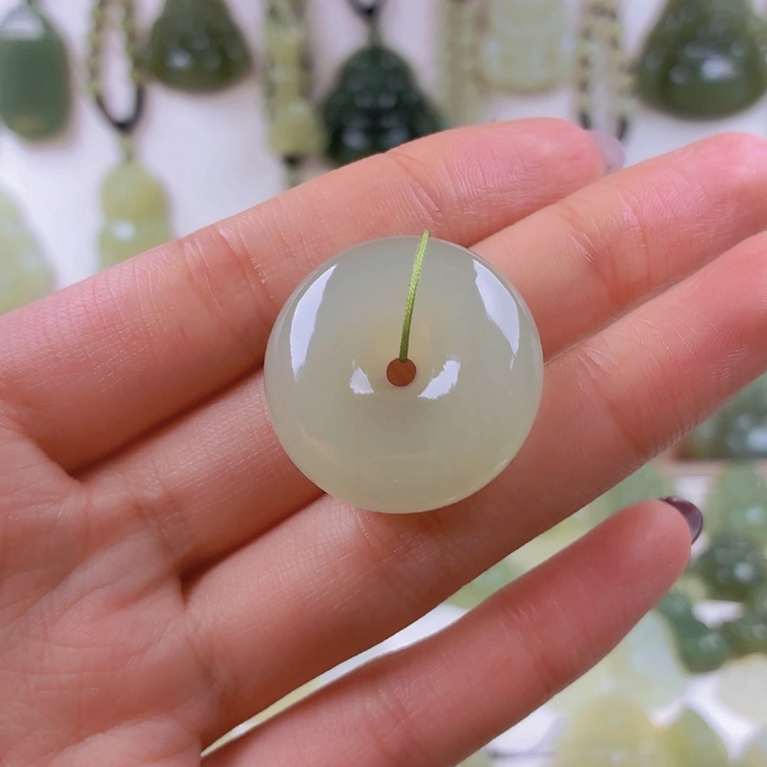 和田玉未镶嵌颈饰福利30左右