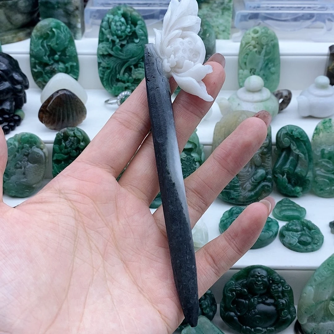 独山玉未镶嵌颈饰