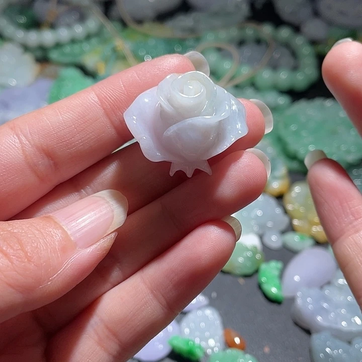 颈饰未镶嵌翡翠天