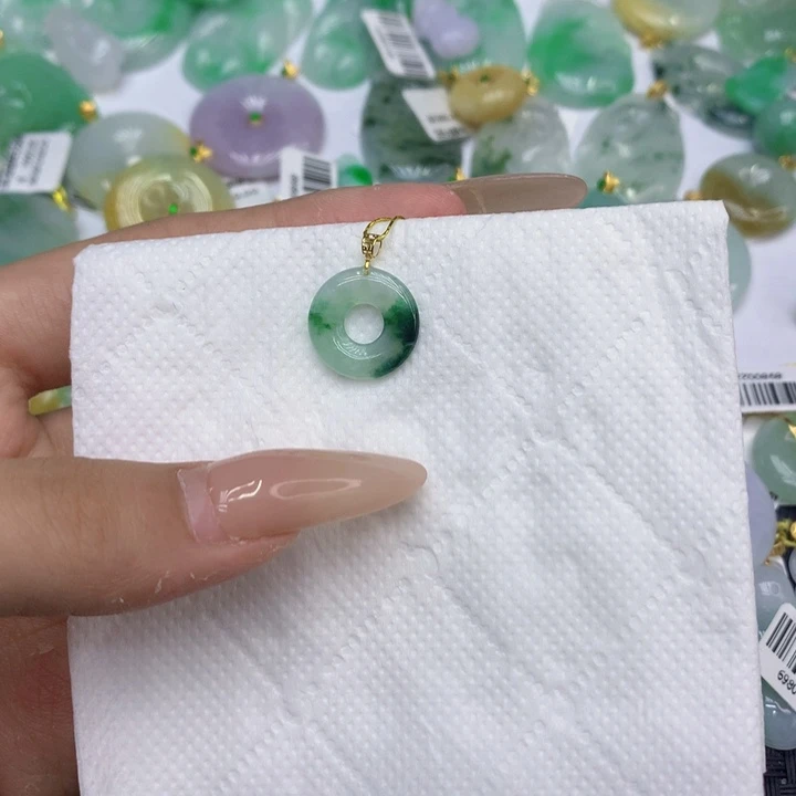 翡翠18K金镶嵌颈饰1111111111
