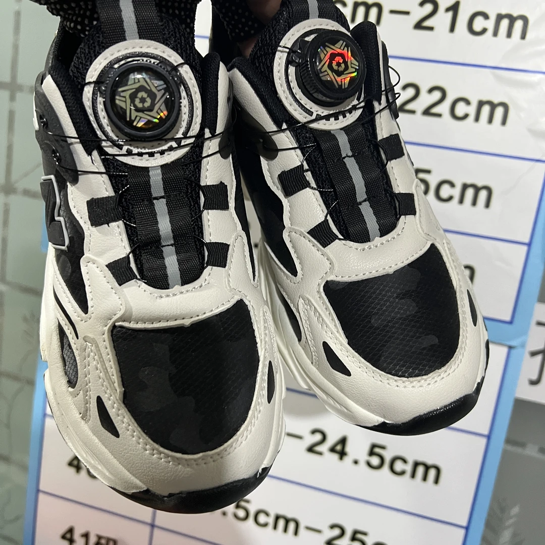 儿童皮面防水轻底运动鞋 休闲纽扣黑白 35到39码米奇328