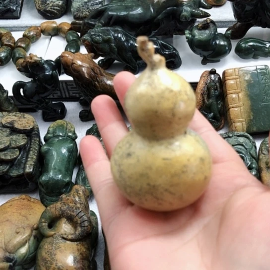 岫岩河磨玉（透闪石质玉）把件未镶嵌