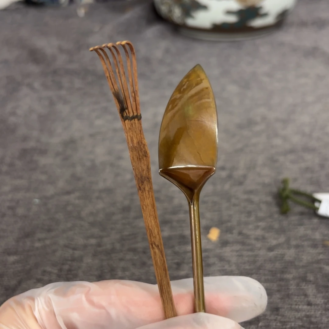 瓷片非常好看的花瓶