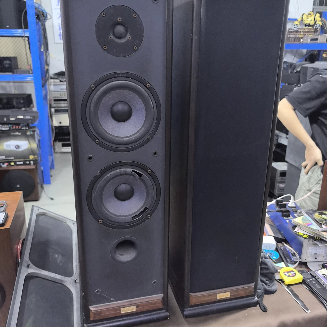 8新  fidek 落地音箱（边坏了）