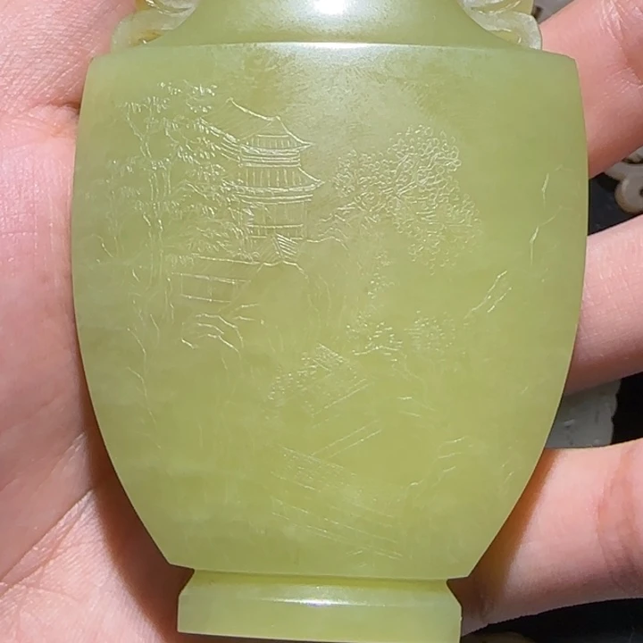 无***为未镶嵌和田玉（糖玉）挂件