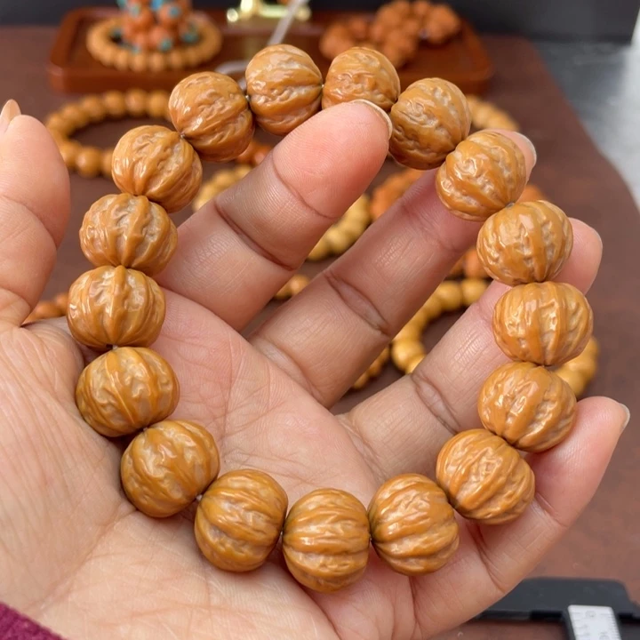 吊坠猴头核桃1.6京巴