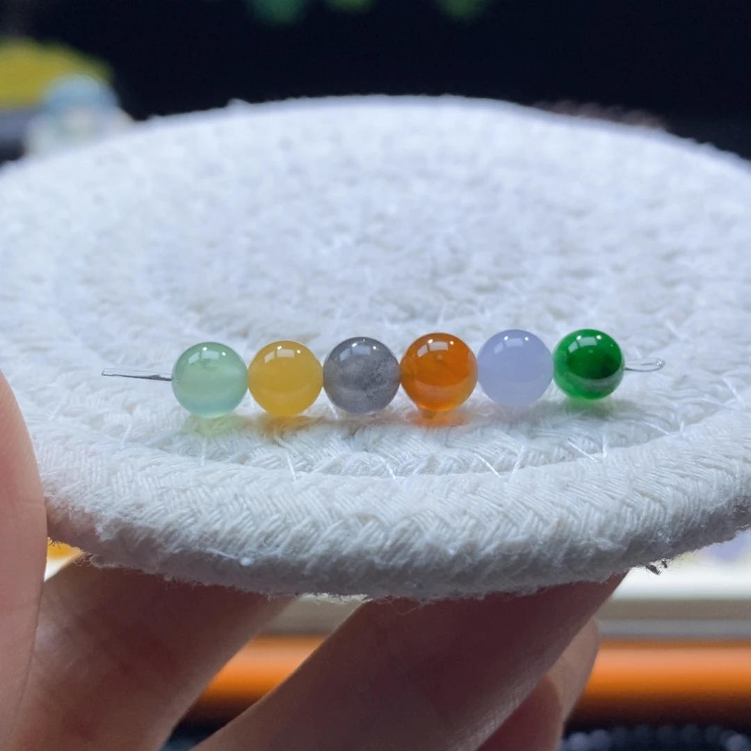 翡翠未镶嵌颈饰翡翠浓彩小珠串
