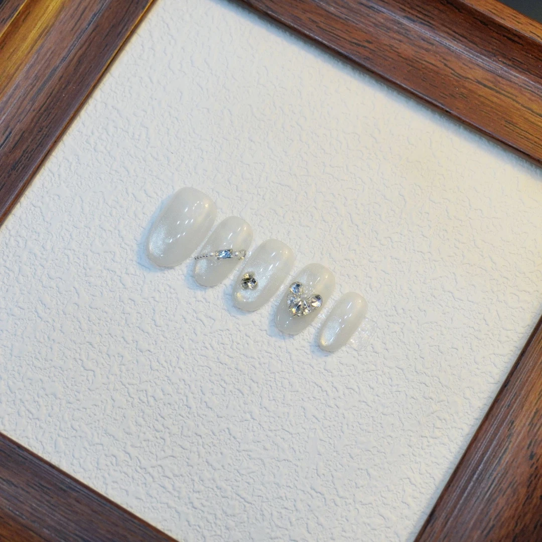 丘比特-纯手工短款2025新款高级感猫眼穿戴甲纯色冰透渐变轻奢