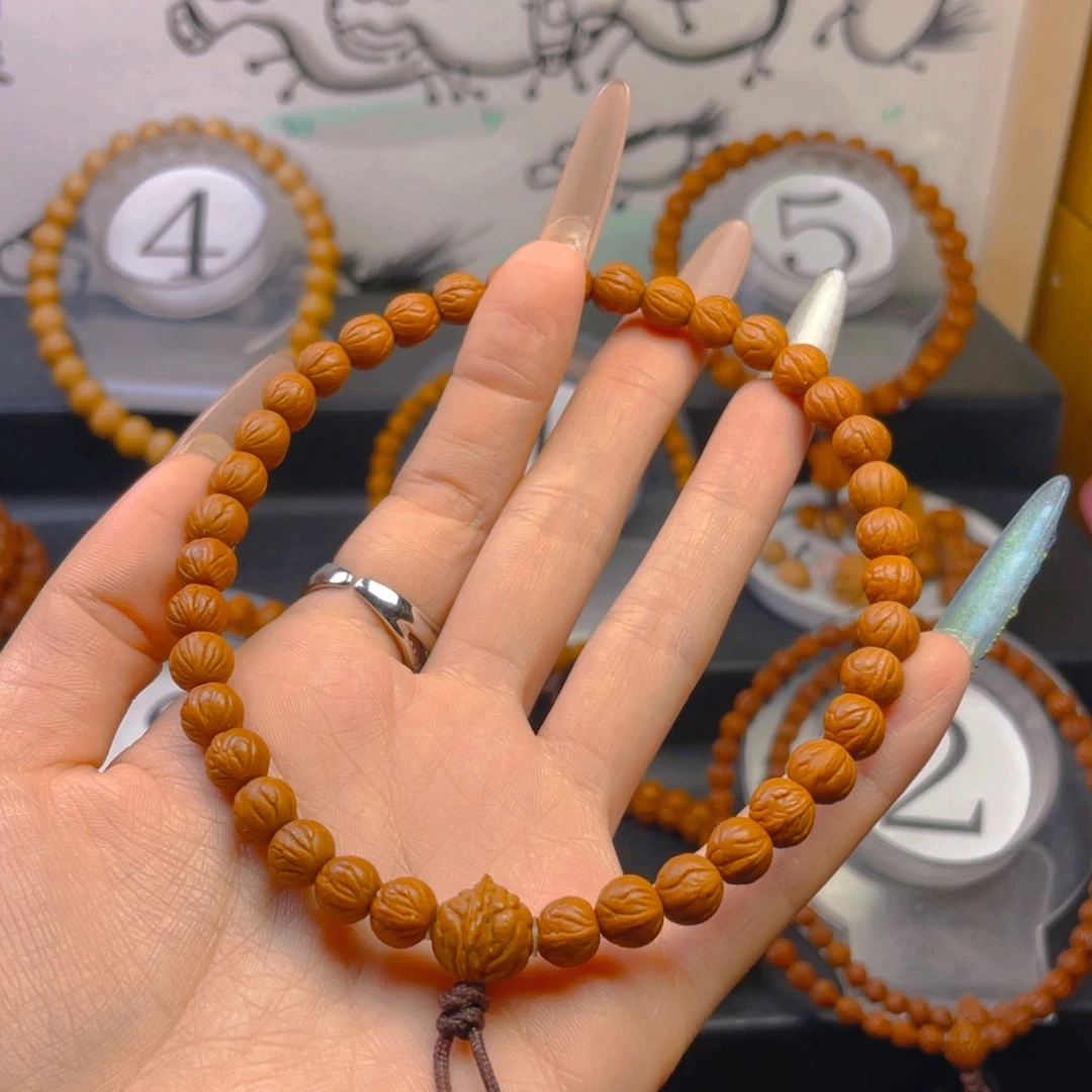 用***1吊坠桃核0.77777777755555