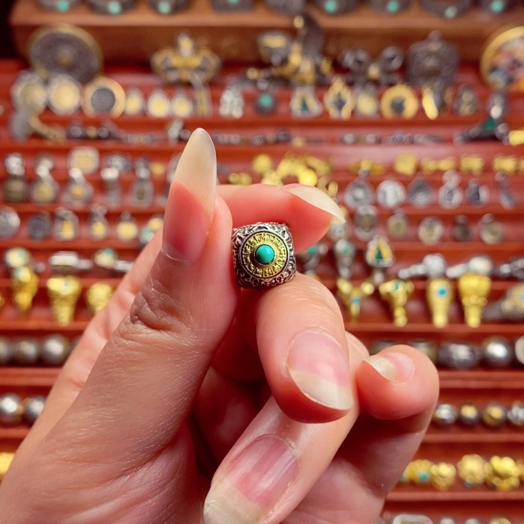 如****。文玩木作手串配饰