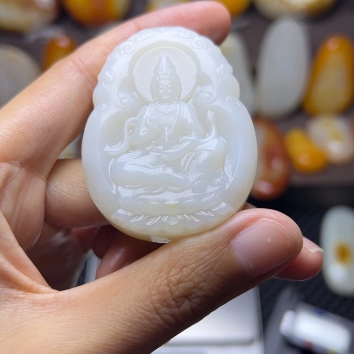 和田玉未镶嵌颈饰