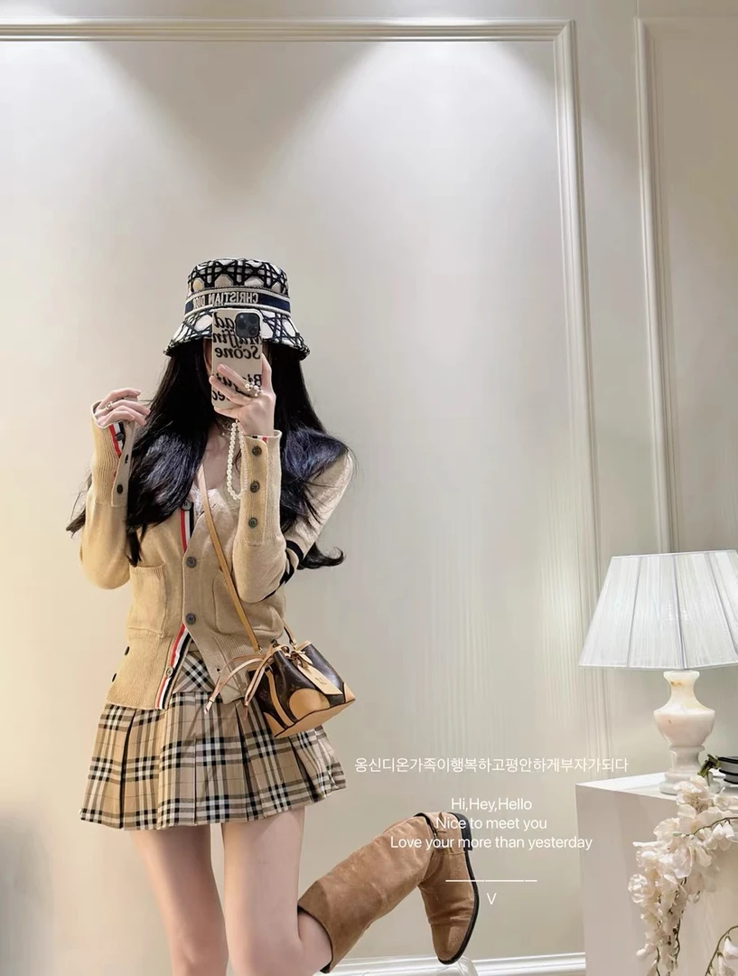 【首尔斯托 】早春千金感开衫外套撞色条纹收腰小香风百褶短裙套装