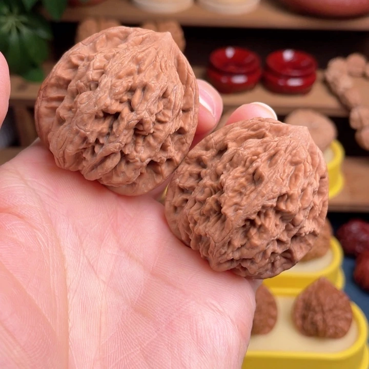 文玩核桃把件虎头44