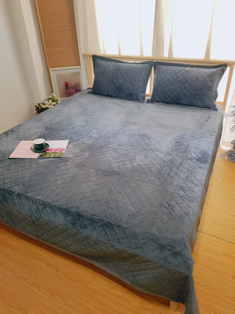 刺绣南瓜绒床盖三件套230*250微瑕～A604