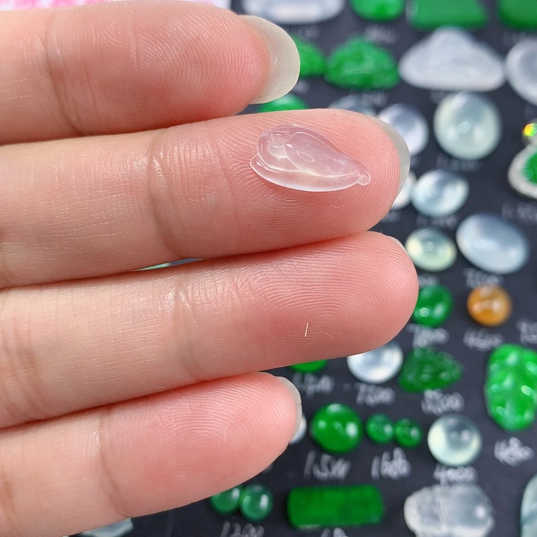 翡翠颈饰未镶嵌天然翡翠高冰兰花