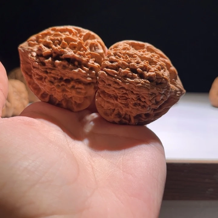 晴***。文玩核桃吊坠核桃5278