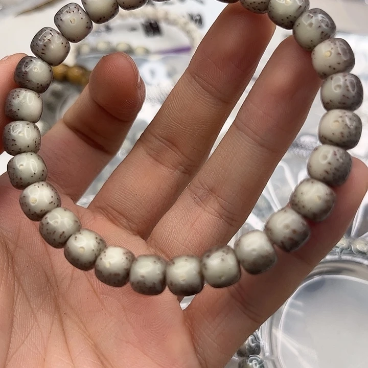 天***雨吊坠星月菩提228.8。