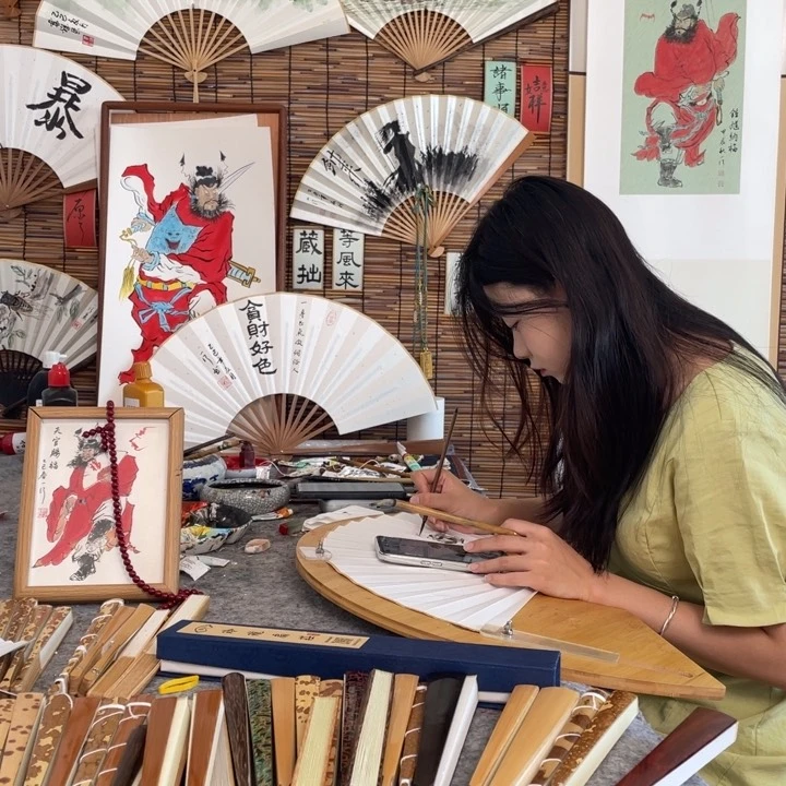 战***狼书法李老师半棕龙鳞荷花图