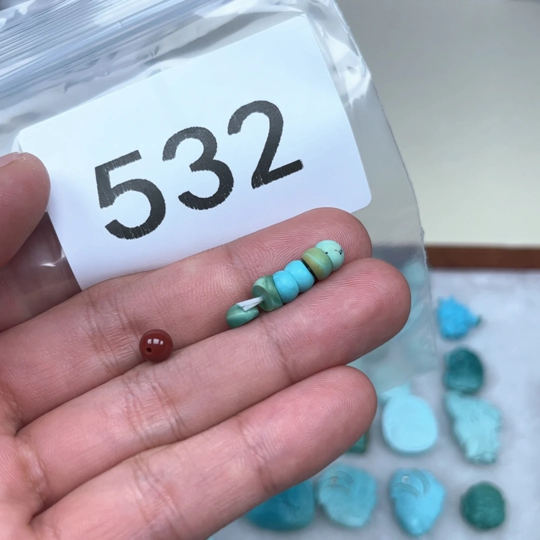 南红玛瑙未镶嵌珠宝奇石