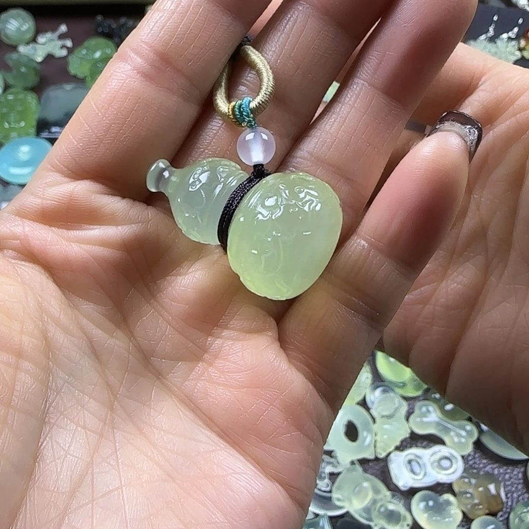 蛇纹石玉未镶嵌岫玉吊坠