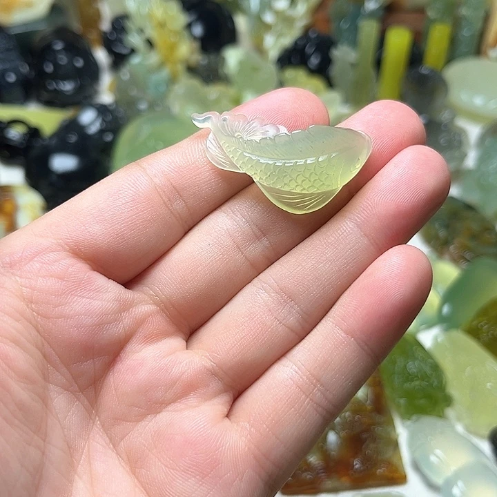 未镶嵌蛇纹石玉颈饰