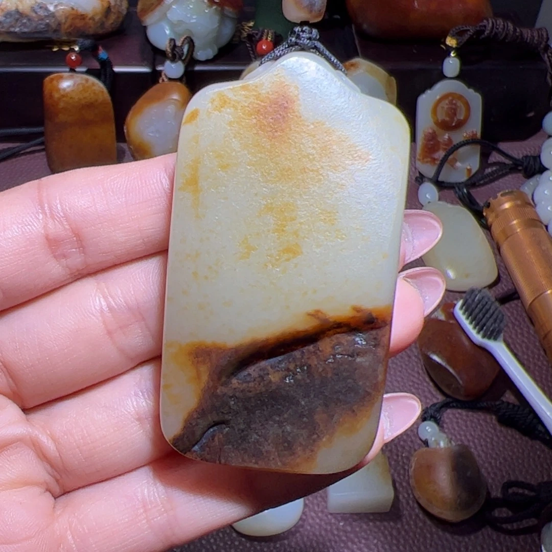 和田玉未镶嵌颈饰