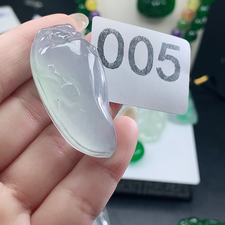翡翠未镶嵌吊坠(赠链)