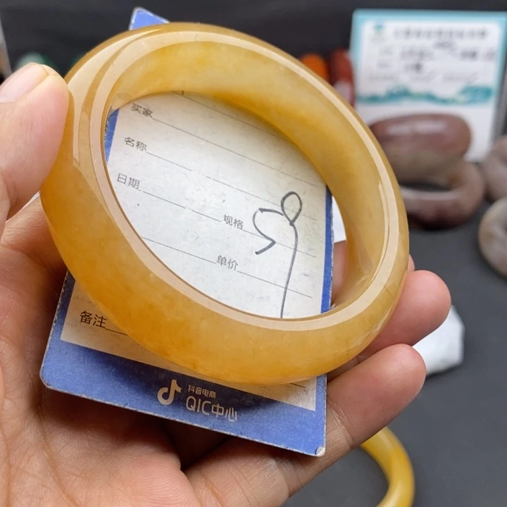 未镶嵌手镯石英质玉