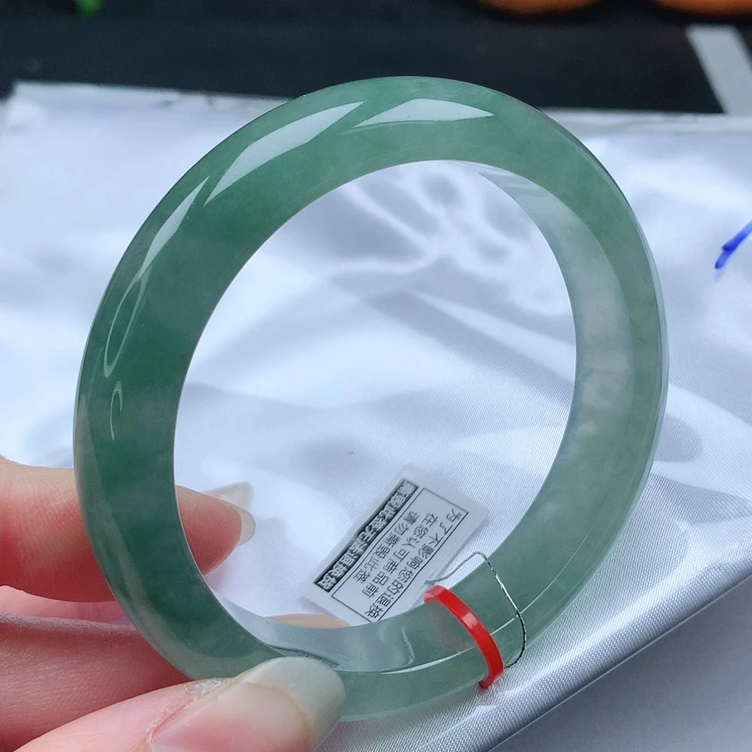 翡翠手镯未镶嵌57+圈