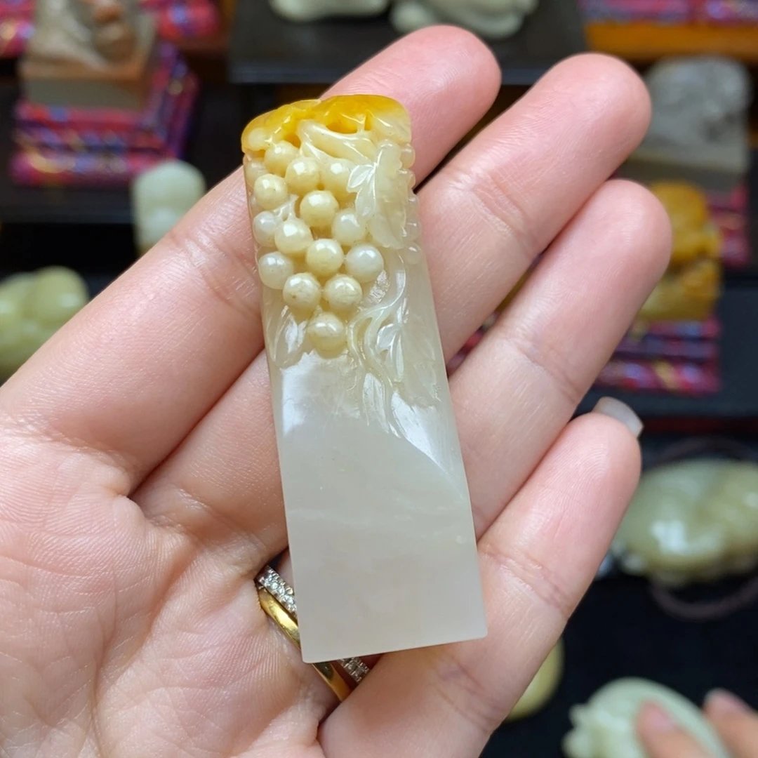 寿山石印石葡****萄哈哈哈哈哈哈哈哈哈