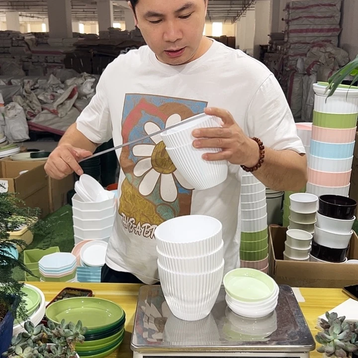 竖纹口13高11白色带托6个