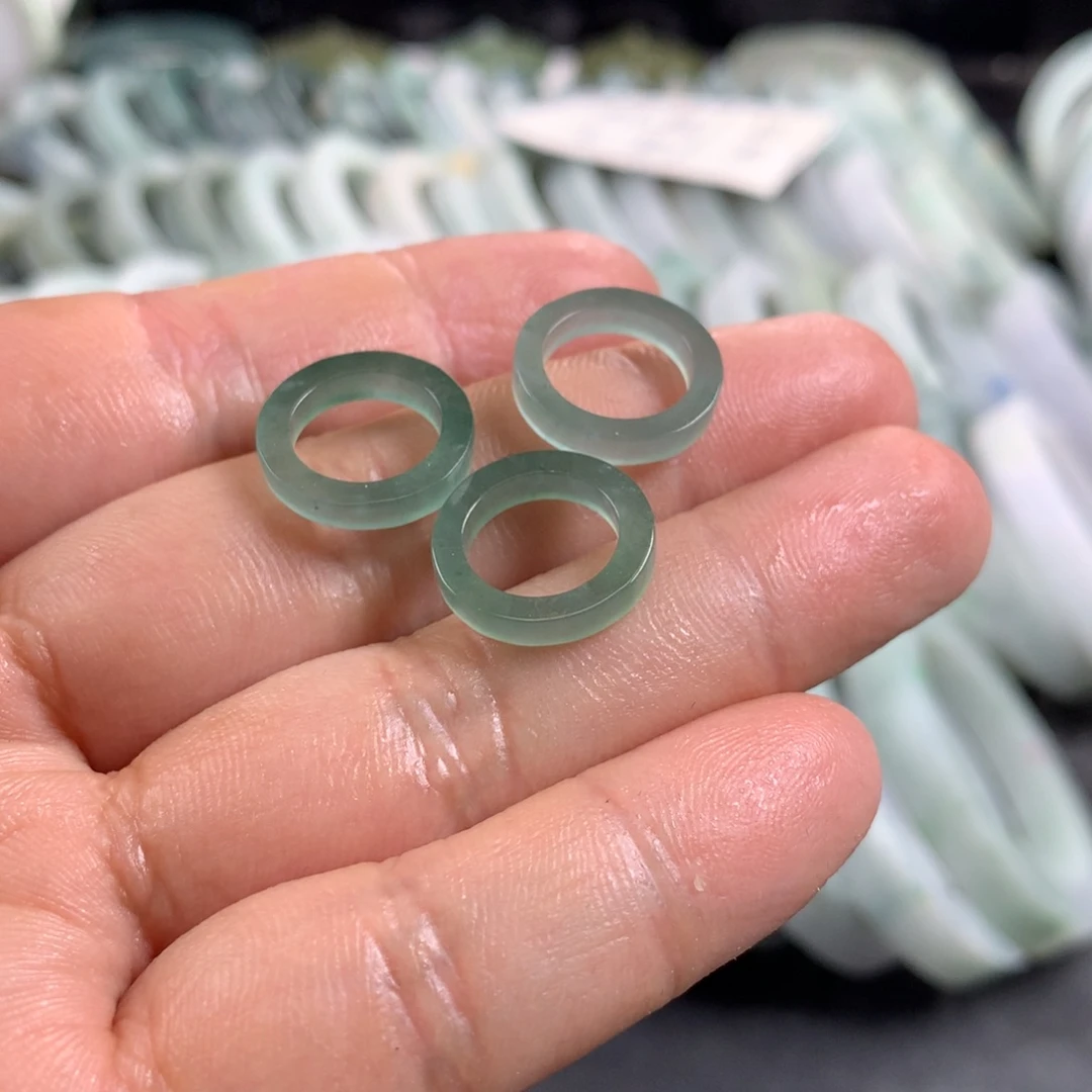 翡翠未镶嵌吊坠(不含链)多样性发一件