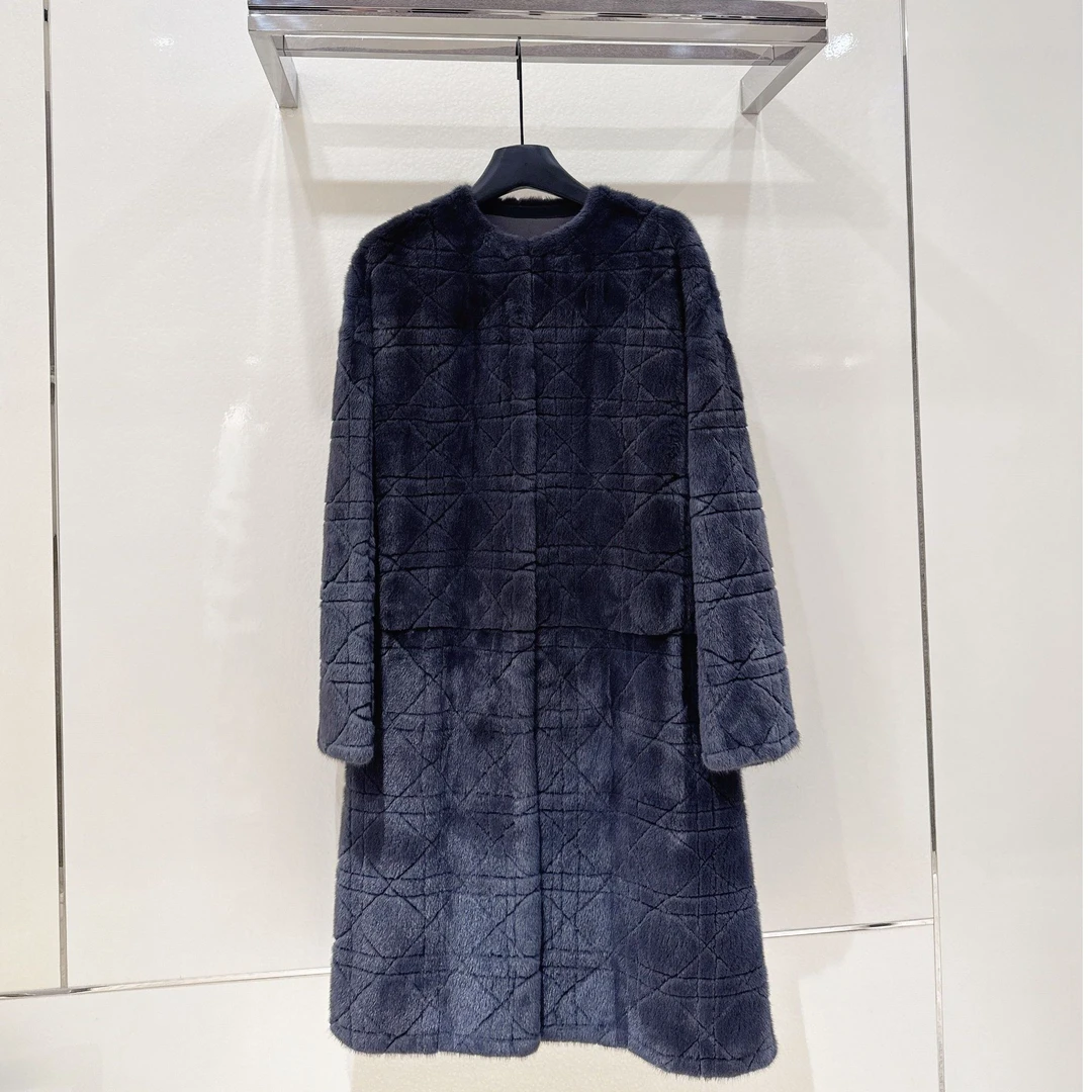 QIQIFUR 菱形格水貂外套