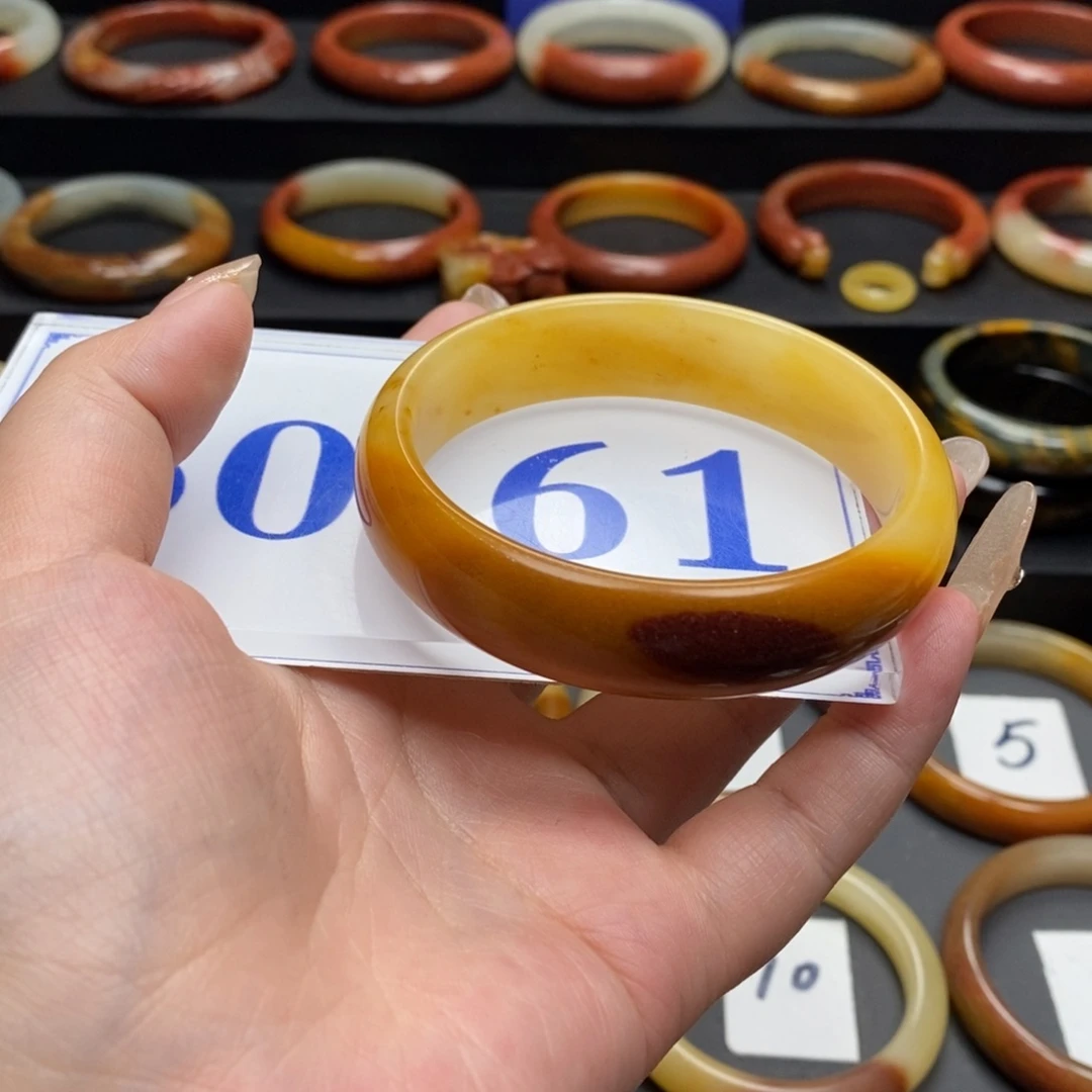 石英质玉（黄龙玉）手镯未镶嵌