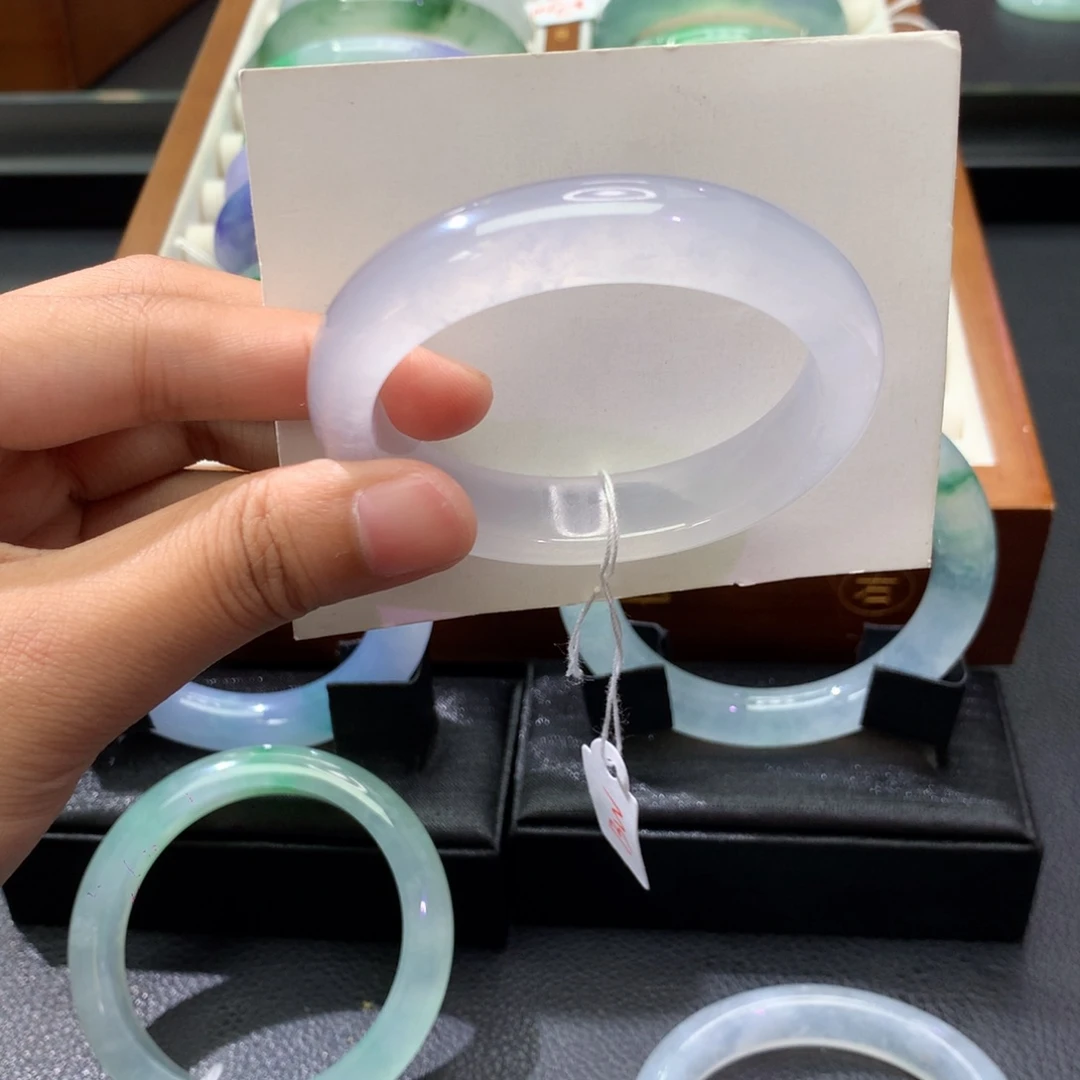 未镶嵌手镯翡翠贵妃