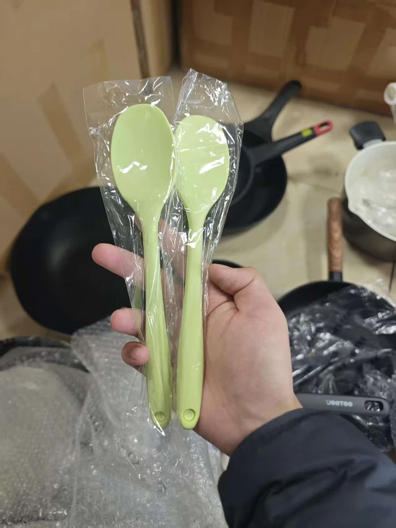 绿色一体式刮刀烘培工具硅胶刮刀（2只）
