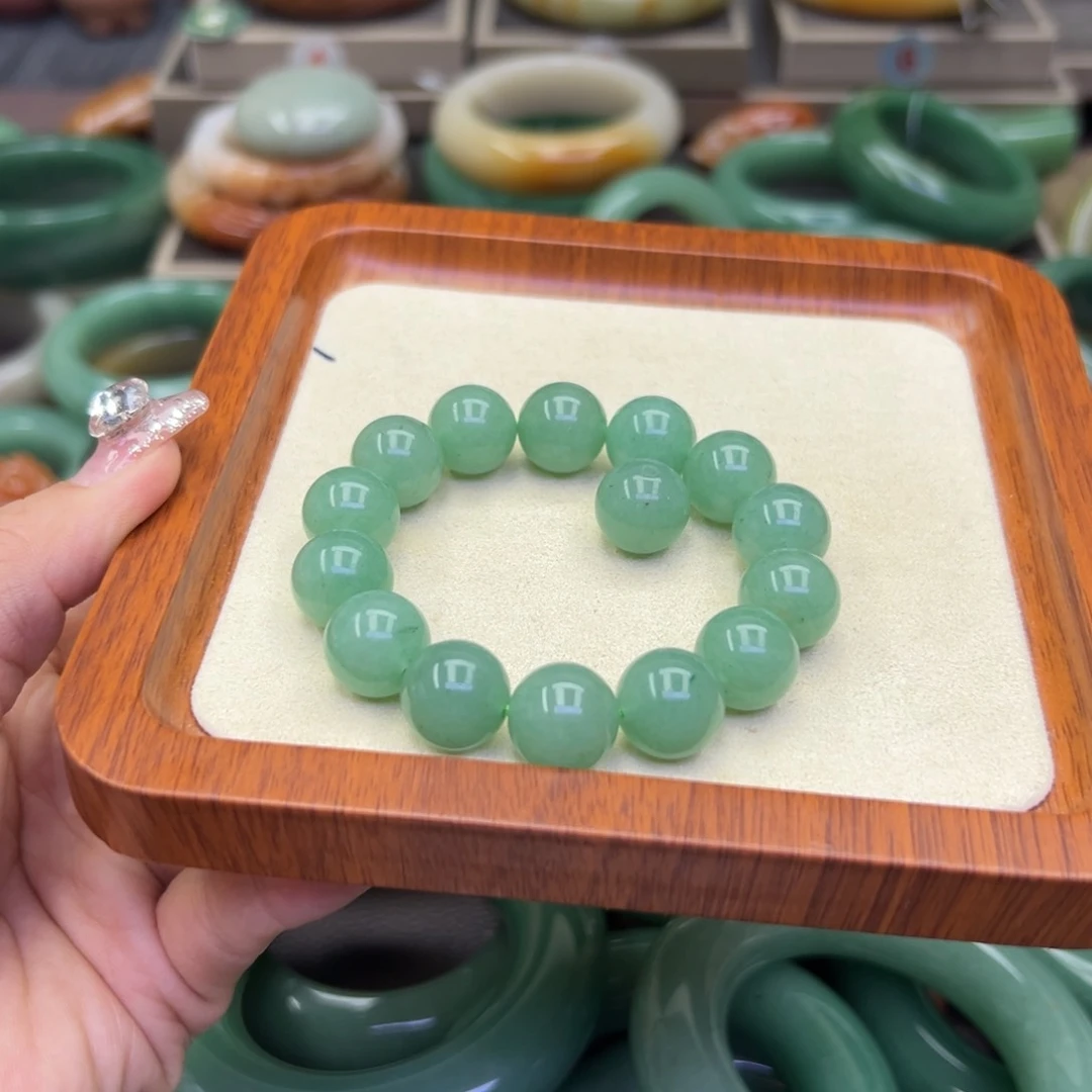 未镶嵌手镯石英岩玉?**?